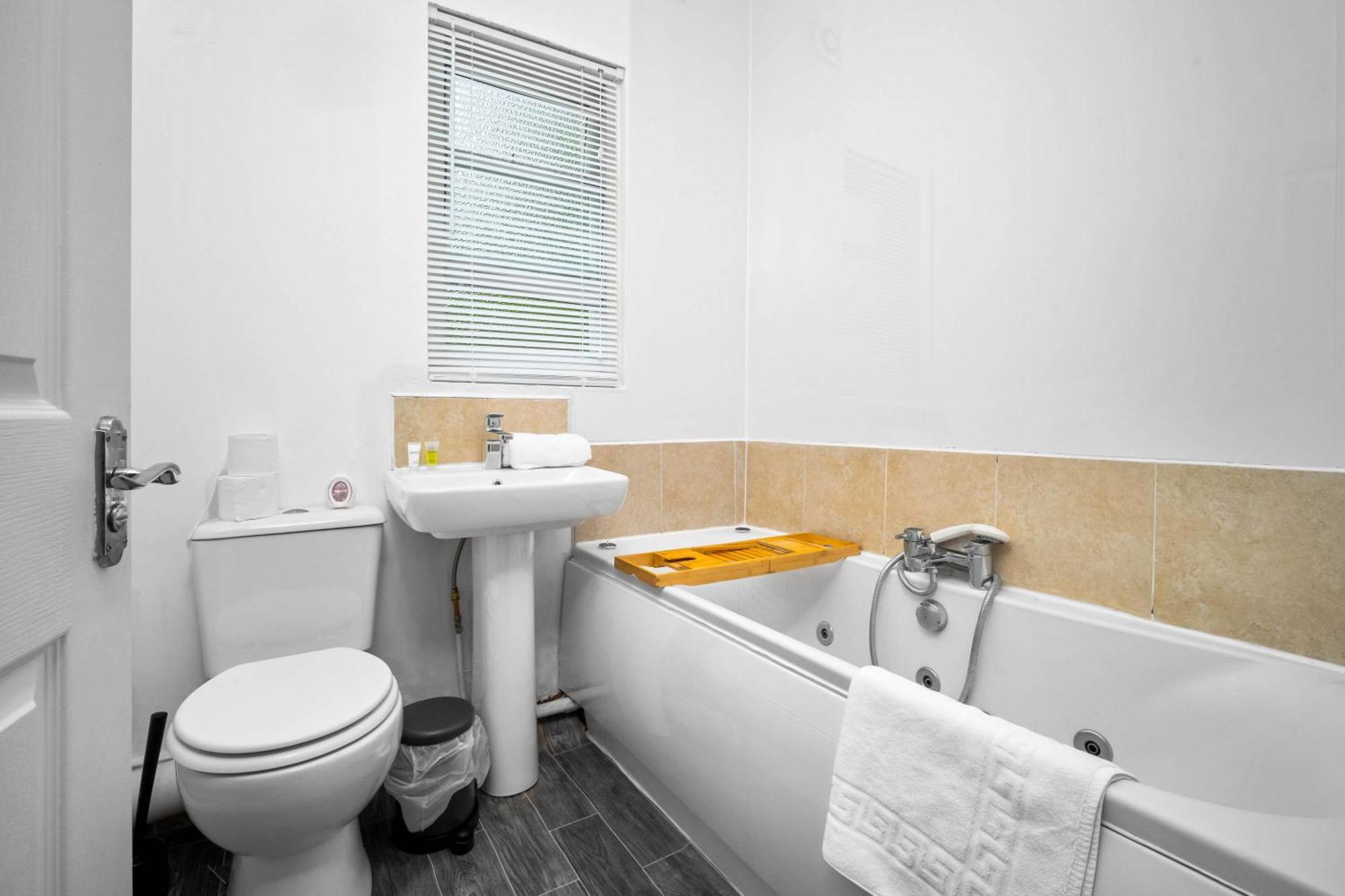 Luxury Apartment - Fast Wifi - Wolverhampton 9Apc Εξωτερικό φωτογραφία